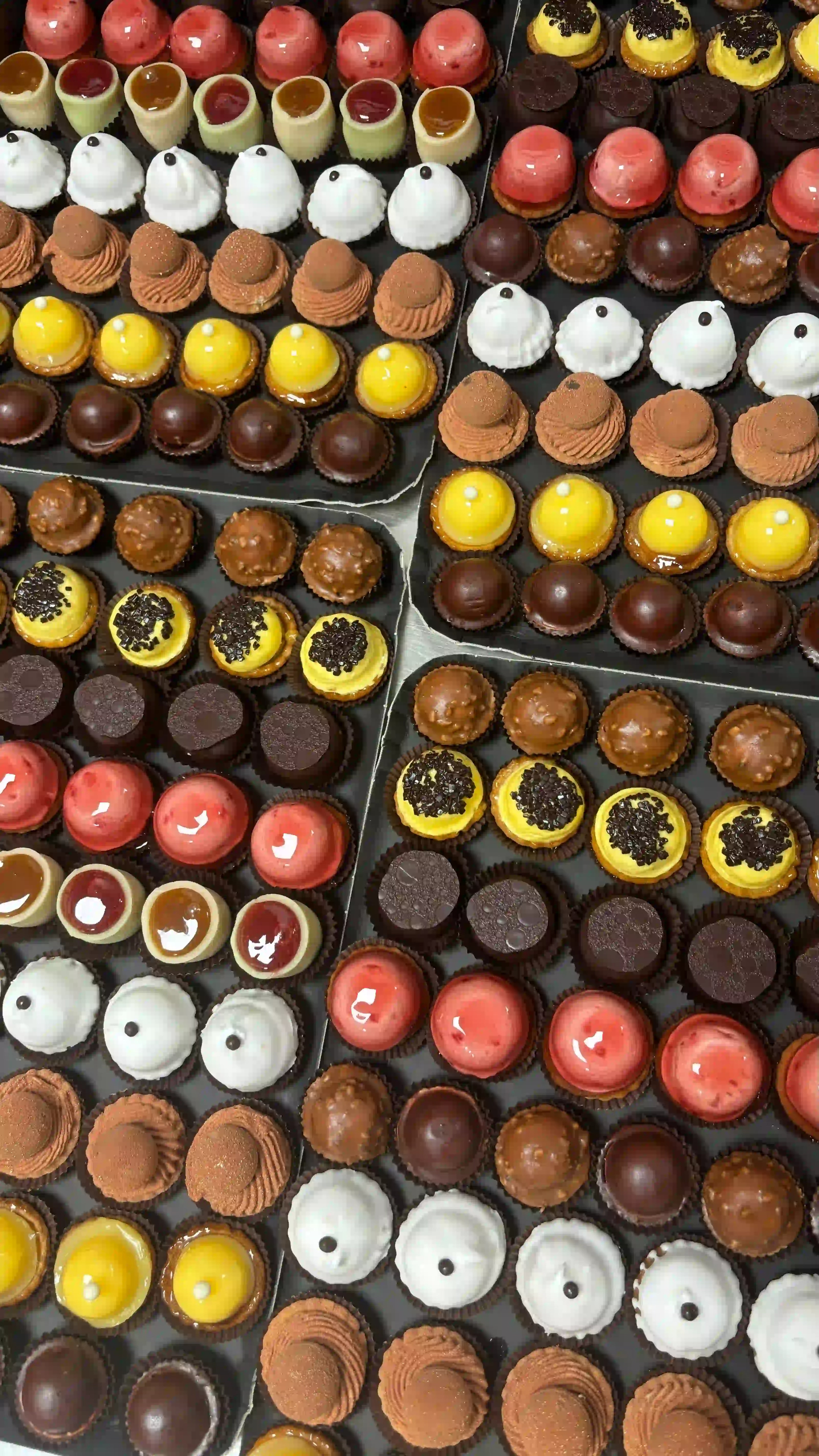 mignardises reception lyon